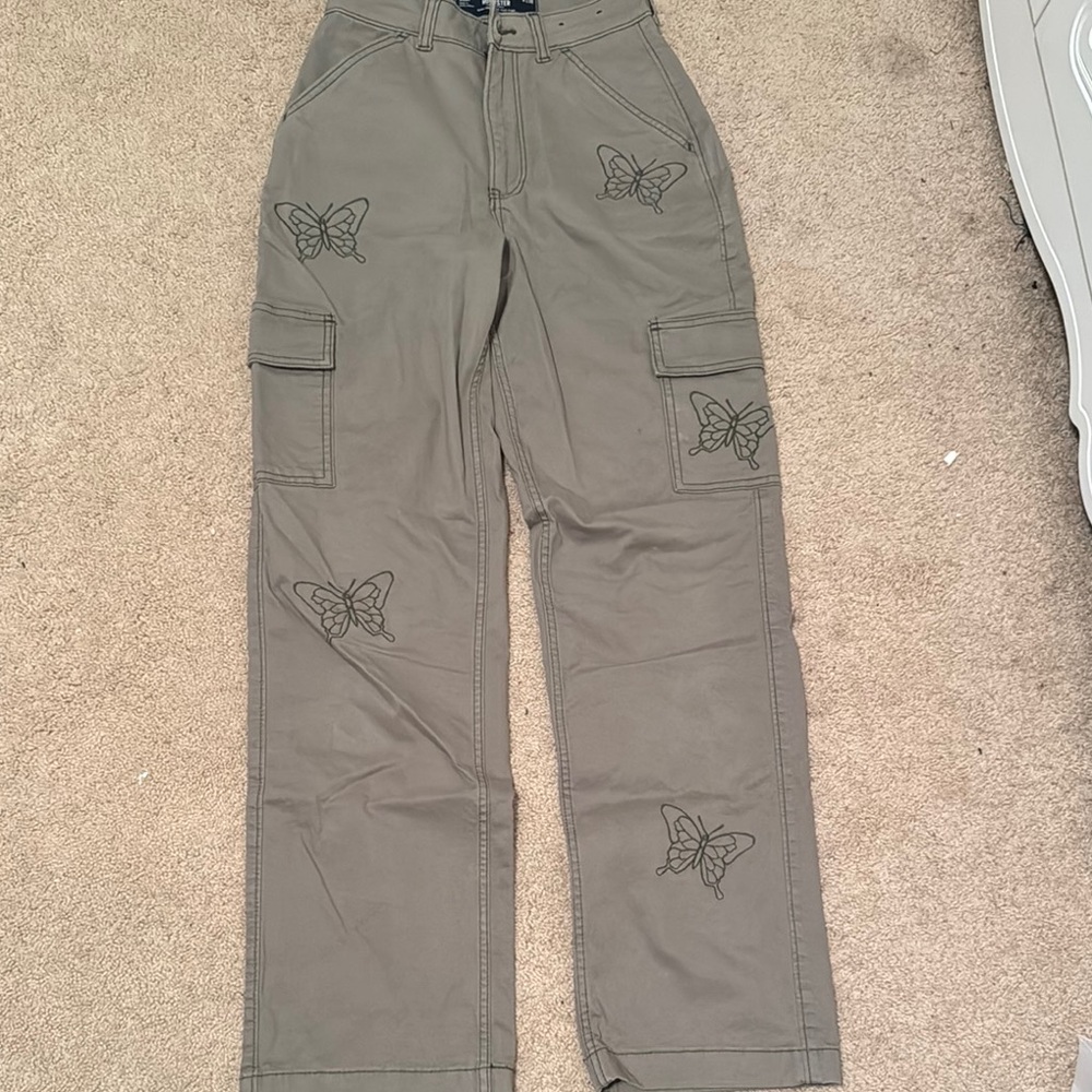 Hollister Women’s Olive Cargo Pants with Butterfly Embroidery